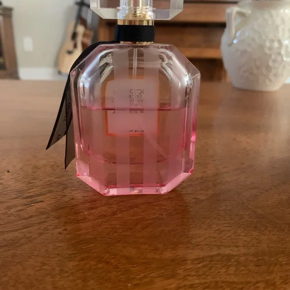 Victoria's Secret Bombshell Perfume in Pink and Black used - Picture 2 of 2